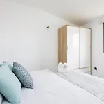 Wonderful Vacation Suites&pool